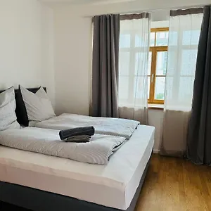 Apartment Greenhouse Am Stadtplatz, Tittmoning
